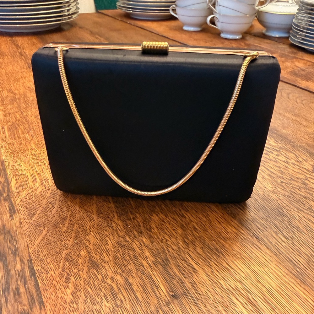 Elegant Vintage Black Clutch with Gold Chain